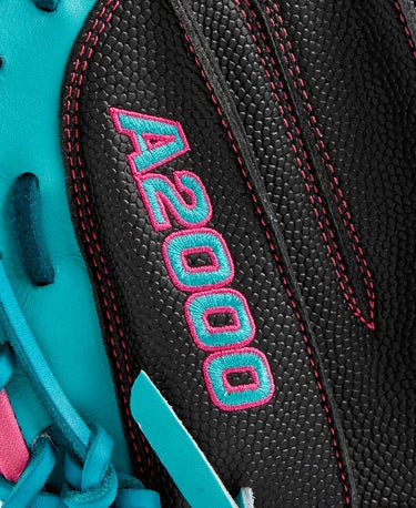 Close-up of the logo of the Wilson Fall 2024 A2000® CM33SS 33” Baseball Catcher’s Mitt