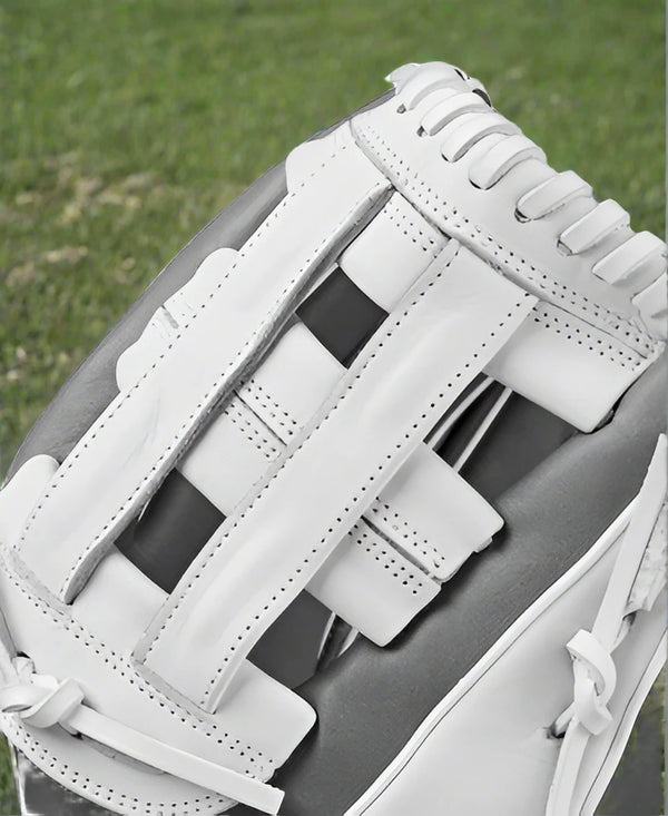 Close-up of the web on the Wilson Fall 2024 A1000® 12" IF12 Fastpitch Glove