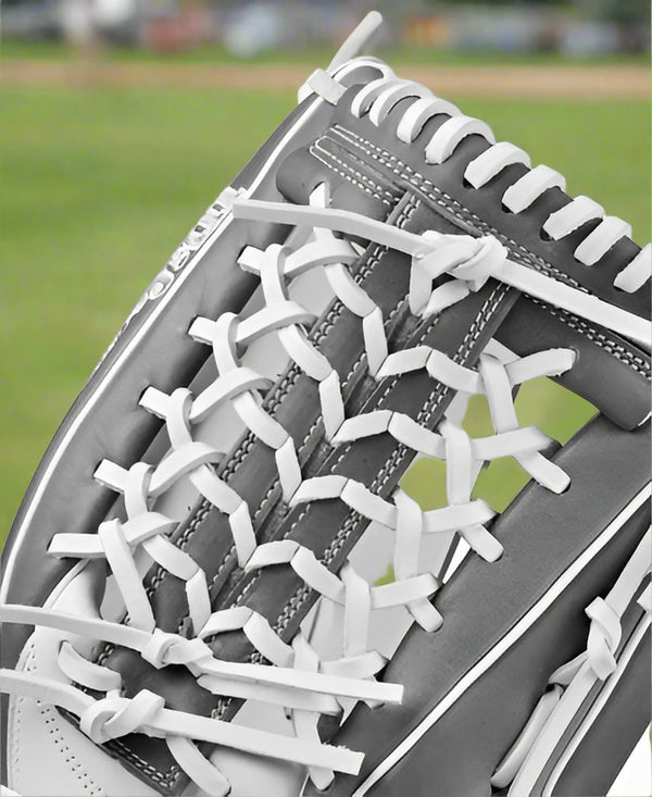 Close-up of the web of the Wilson Fall 2024 A1000® 12.5" T125 Fastpitch Glove