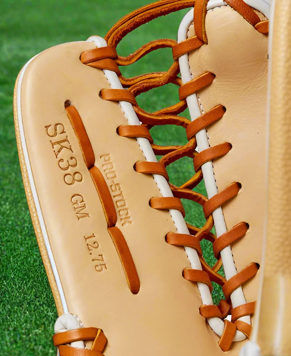 Close up of the inside of the Wilson Fall 2024 Steven Kwan A2000® SK38 GM 12.75” Baseball Glove