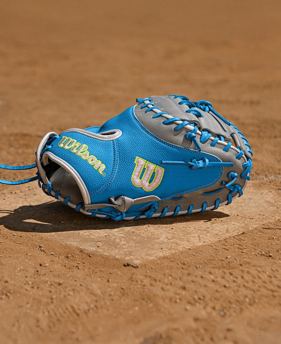 Wilson Fall 2025 A2000® FPCM23SS 34" Fastpitch Catcher's Mitt