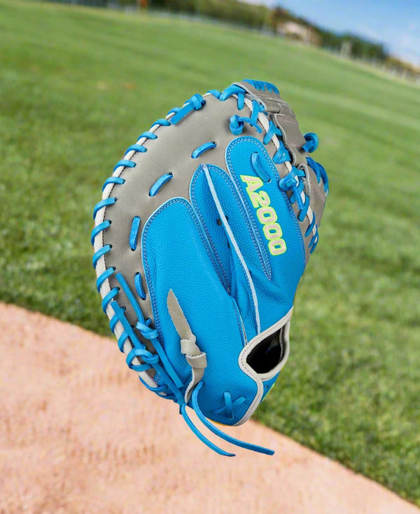 Wilson Fall 2025 A2000® FPCM23SS 34" Fastpitch Catcher's Mitt