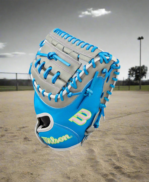Wilson Fall 2025 A2000® FPCM23SS 34" Fastpitch Catcher's Mitt
