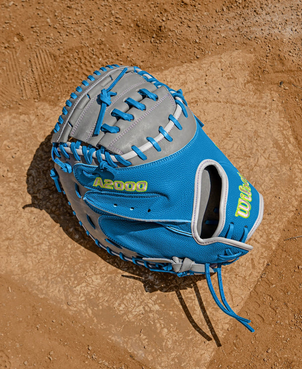 Wilson Fall 2025 A2000® FPCM23SS 34" Fastpitch Catcher's Mitt
