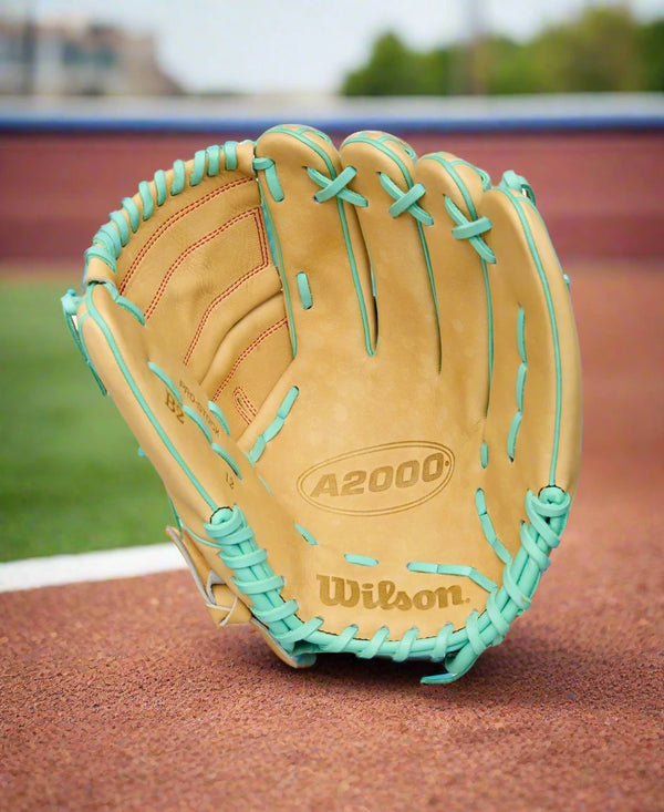 Wilson Fall 2025 A2000® B12 12" Baseball Glove