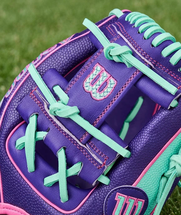 Close-up of the web on the Wilson Winter 2025 A2000® DP15SS 11.5" Baseball Glove