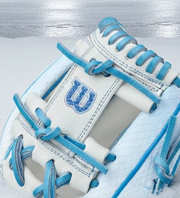 Closeup of the web on the Wilson Winter 2025 A2000® H12SS 12" Fastpitch Glove