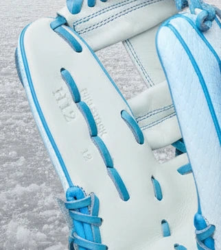Closeup of the inside of the Wilson Winter 2025 A2000® H12SS 12" Fastpitch Glove