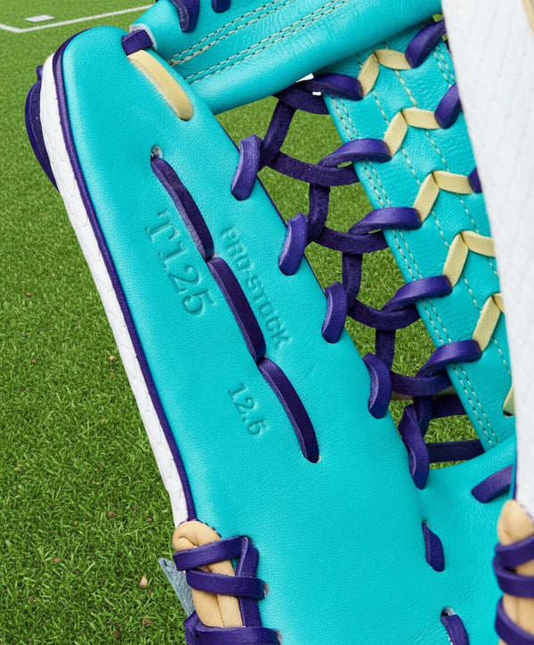 Close-up of the inside of the Wilson Winter 2025 A2000® T125SS 12.5" Fastpitch Glove