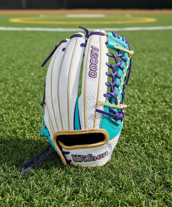 Wilson Winter 2025 A2000® T125SS 12.5" Fastpitch Glove