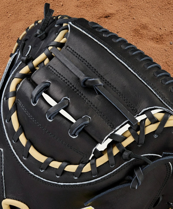 Close-up of the web on the Wilson A2000® Classics Series 1734 34" Baseball Catchers Mitt