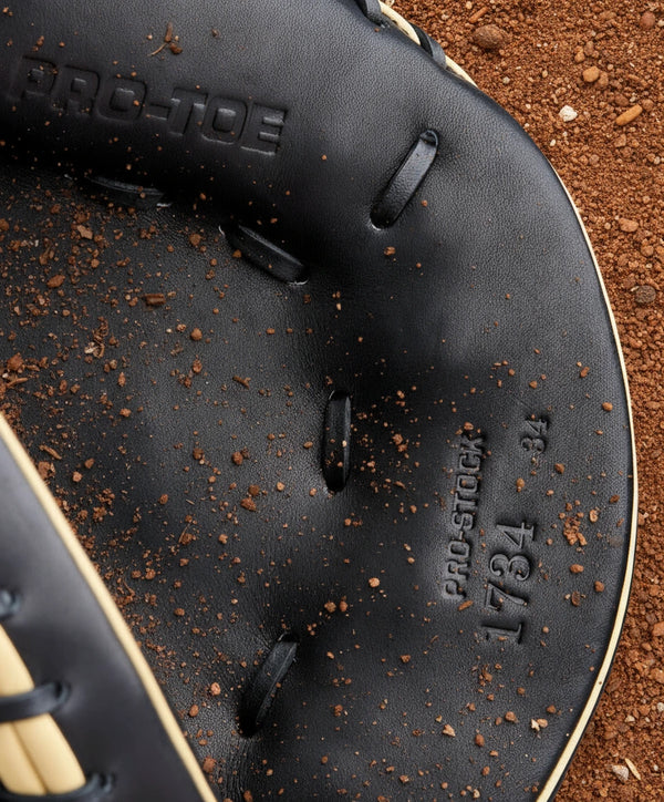 Close-up of the inside of the Wilson A2000® Classics Series 1734 34" Baseball Catchers Mitt