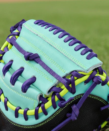 Close-up of the web on the Wilson Spring 2026 A2000® PF33SS 33" Baseball Catchers Mitt