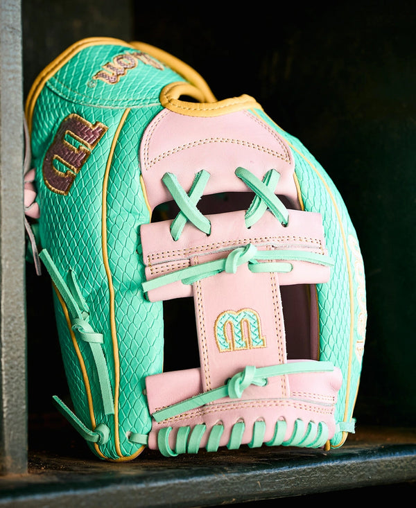 Wilson Spring 2026 A2000® H12SS 12" Fastpitch Glove