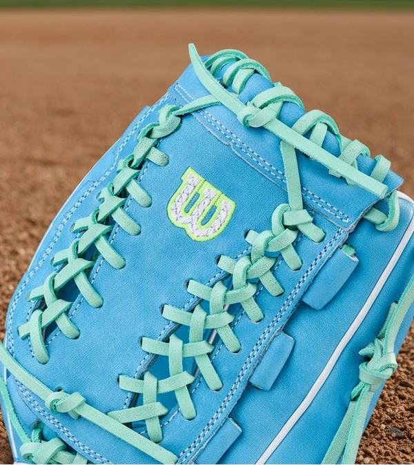 Close-up of the web on the Wilson Spring 2026 A2000® FPHG 12" Fastpitch Glove