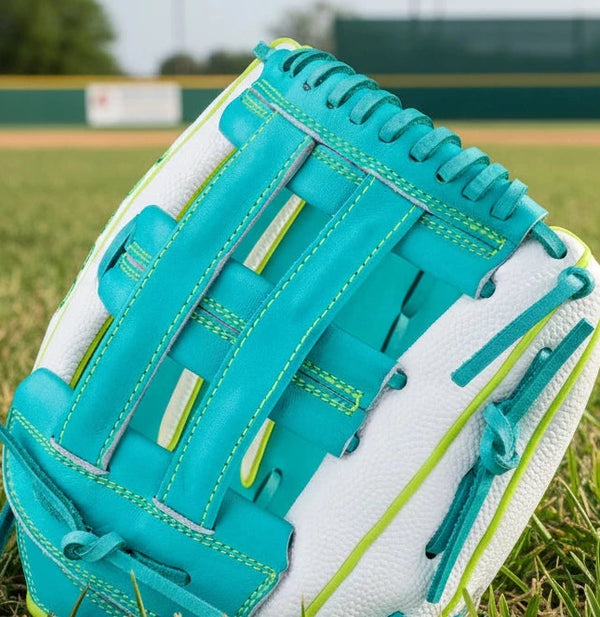 Close-up of the web on the Wilson Spring 2026 A2000® FP50SS 12.25" Fastpitch Glove