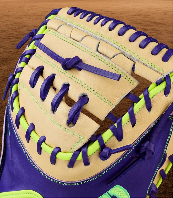 Close-up of the web on the Wilson Spring 2026 A2000® FPCM23 34" Fastpitch Catcher's Mitt