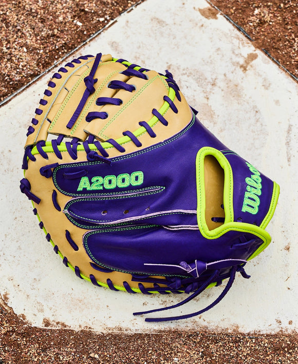 Wilson Spring 2026 A2000® FPCM23 34" Fastpitch Catcher's Mitt