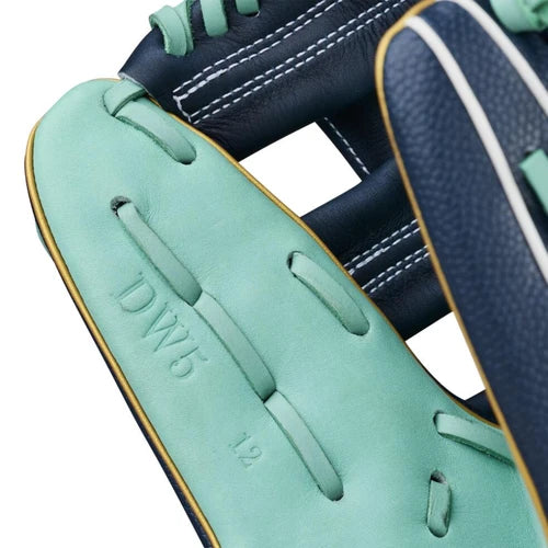 Close-up of the inside of the Wilson A1000™ Liberty DW5 Special Make-up 12" Baseball Glove