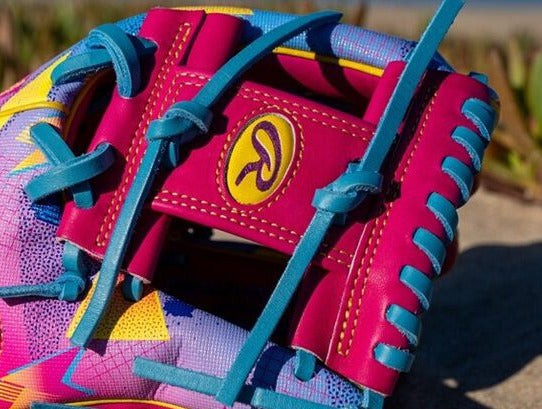 Close-up of the web on the Rawlings Heart of the Hide Spring Break 12" Fastpitch Glove