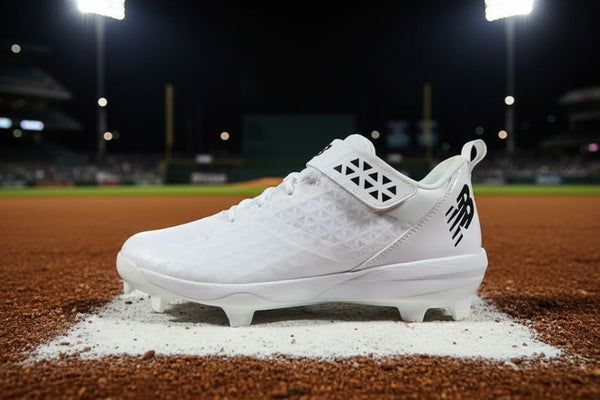 New Balance FuelCell 4040 v8 Molded Cleats - White/Black