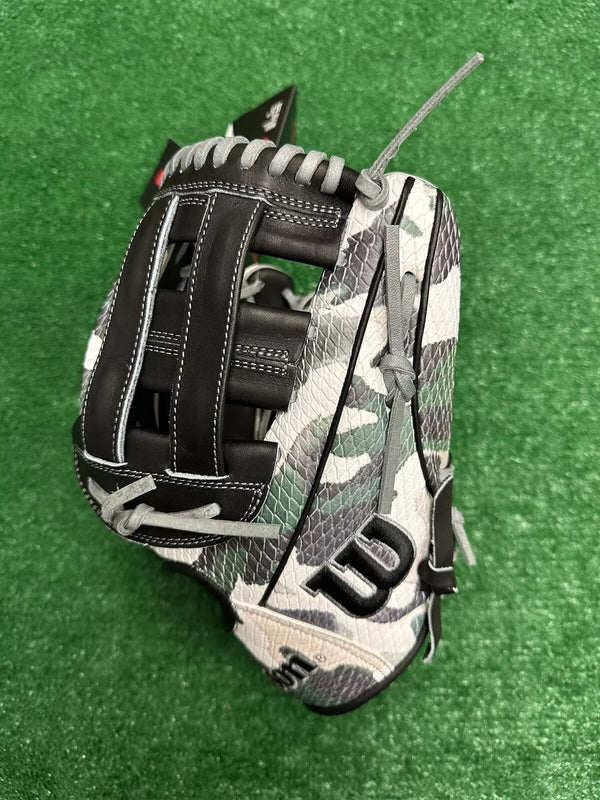 Wilson A2000 11.5" PP05 Custom Camo Texas Edition Baseball Glove