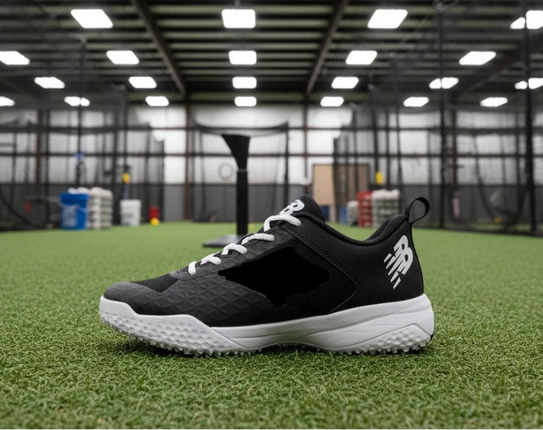 New Balance FuelCell 4040 v8 Turf Trainer - Black/White