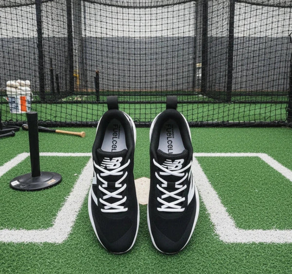 Top view of the New Balance FuelCell 4040 v8 Turf Trainer - Black/White